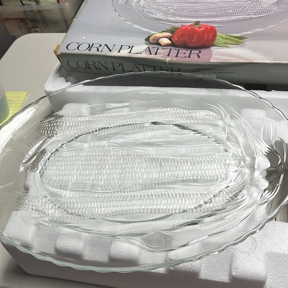 Vintage crystal corn platter. *NO BUNDLING ON THIS ITEM. MUST SHIP ALONE.